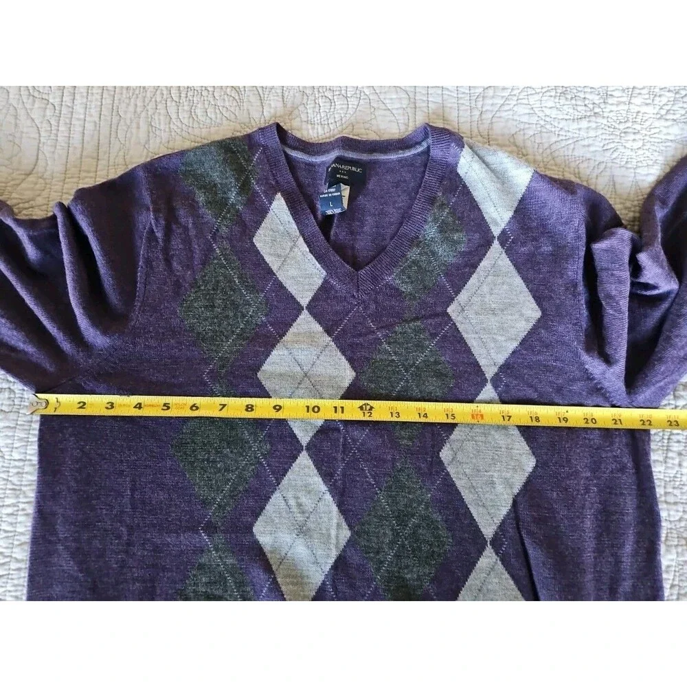 Banana Republic Mens Merino Wool Argyle Sweater Purple Gray Large